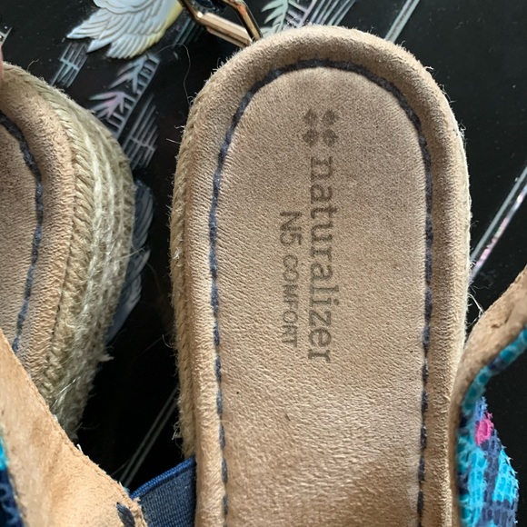 Naturalizer N5 woman’s comfort snakeskin pattern size 7.5 sandals - Picture 7 of 11